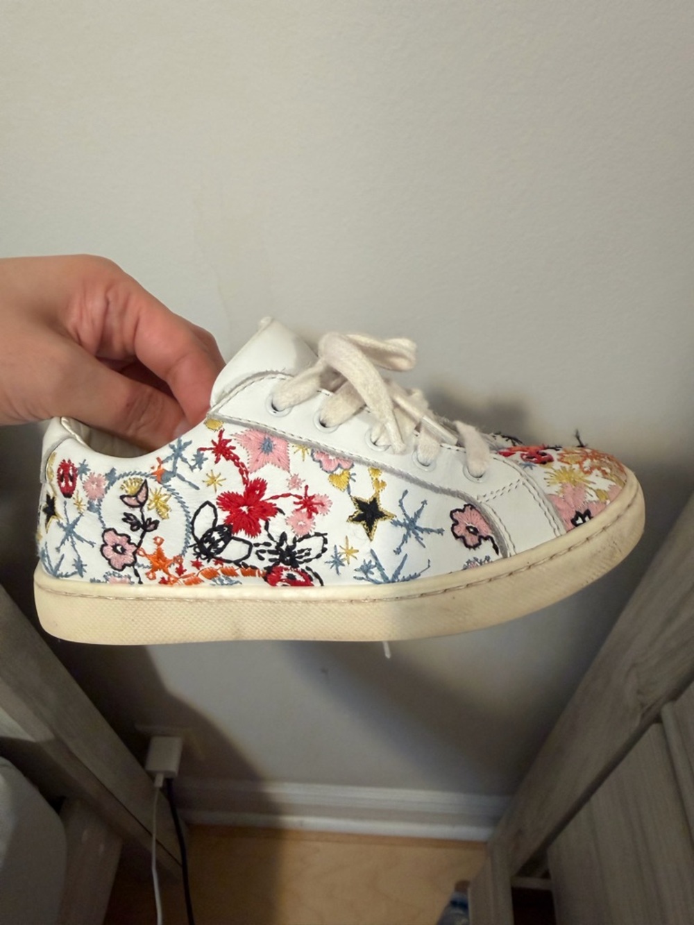 White Floral Embroidered Leather Sneaker